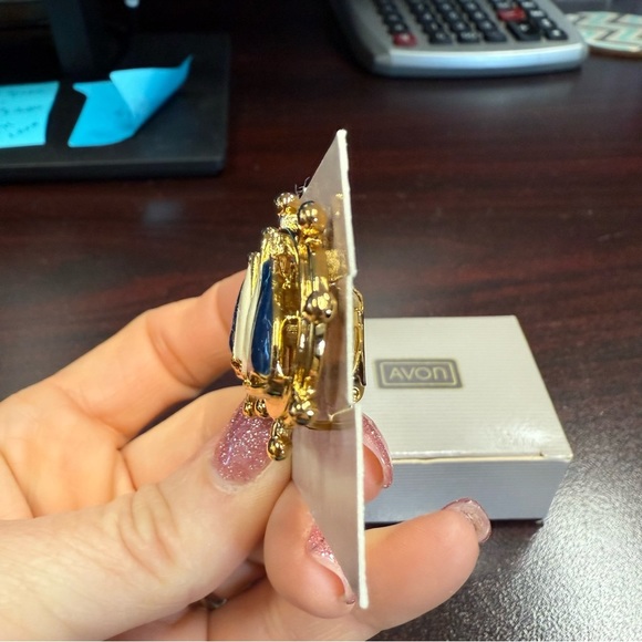 Avon “ship ahoy” Goldtone Nautical Sailboat clip Earrings NIB 1992 - Picture 5 of 5